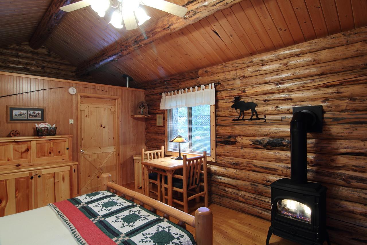 Silverwolf Log Chalets Coram Ngoại thất bức ảnh